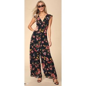 NWT Lulu’s Blooming Love Floral Print Jumpsuit